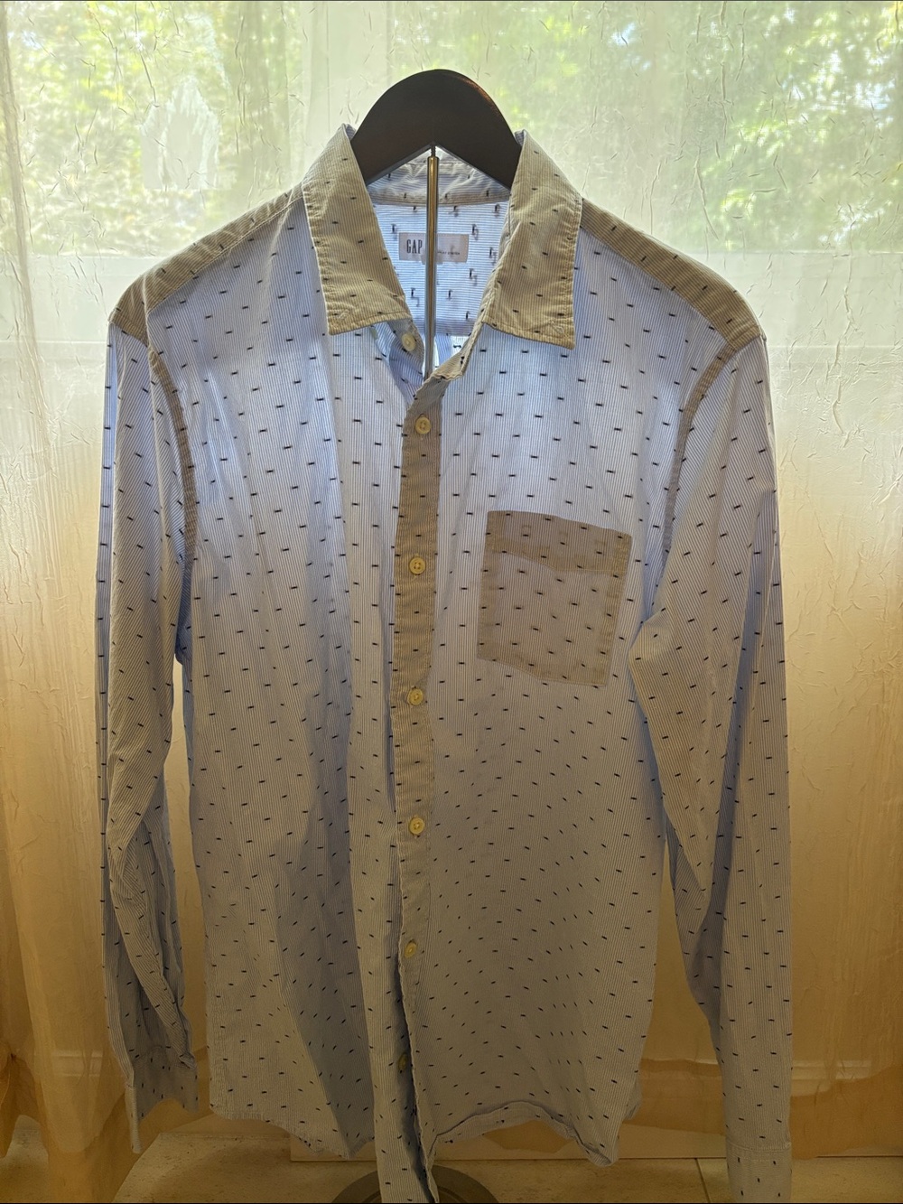GAP Men’s Light Blue Button-Down with Tan Contrast